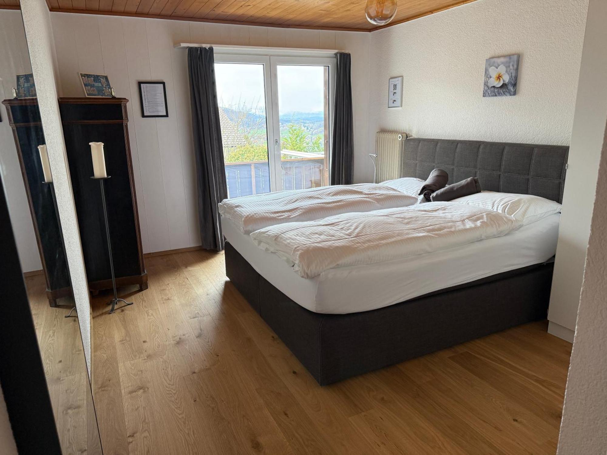 Eva'S Seeblick Krattigen 部屋 写真
