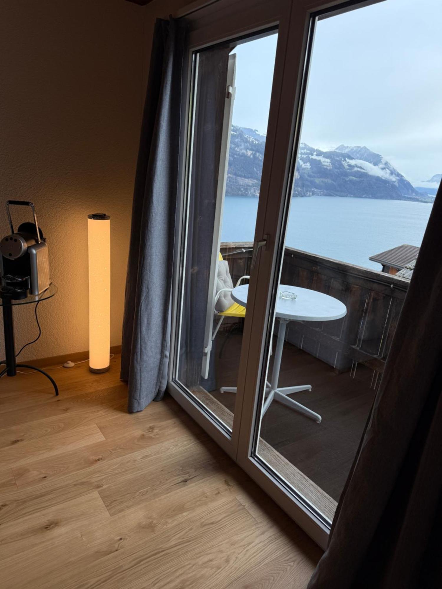 Eva'S Seeblick Krattigen 部屋 写真