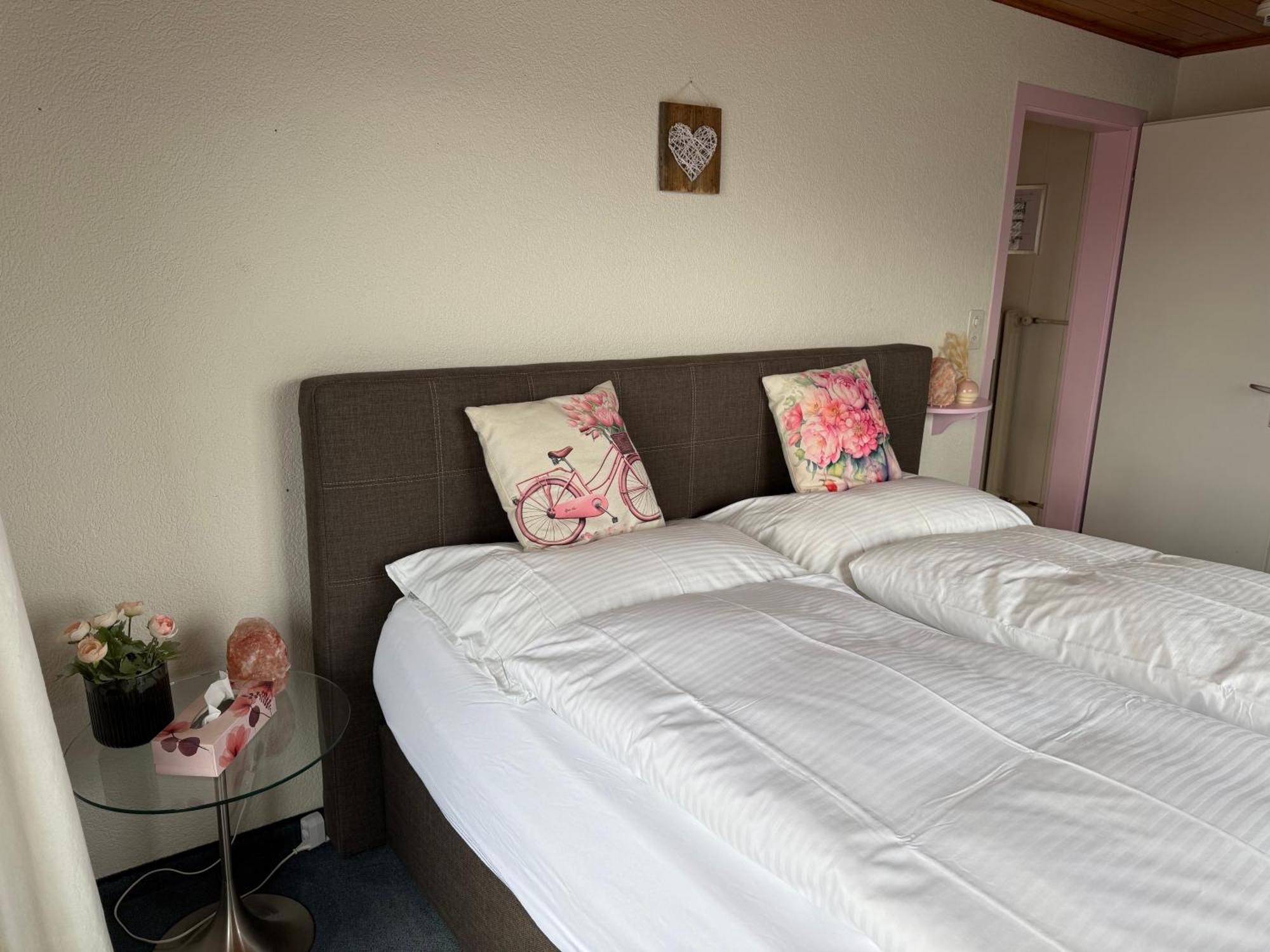 Eva'S Seeblick Krattigen 部屋 写真